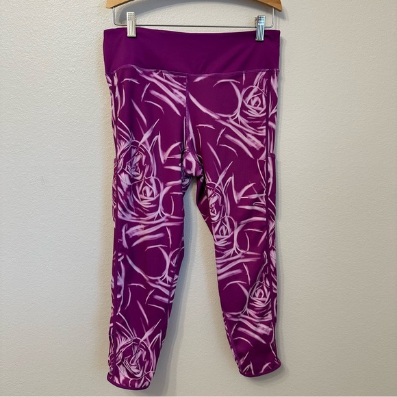 Champion Capri Leggings in Purple Rose Pattern - Picture 1 of 3